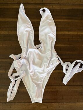 SHEIN White Plunge Wrap Tie One Piece Swimsuit M